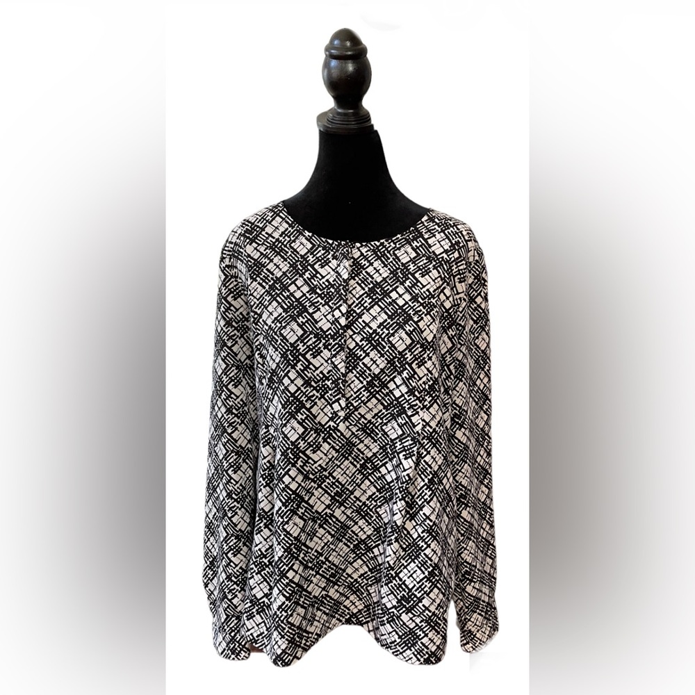 Van Heusen: Black and White Pattern Blouse